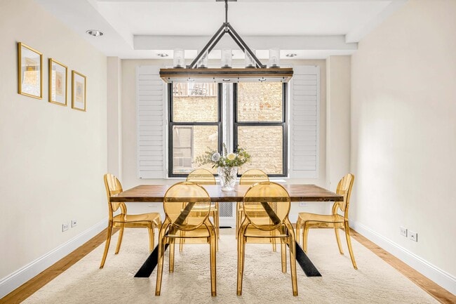 Photo - 320 W 89th St