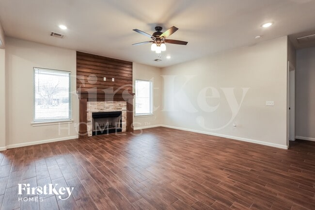 Photo - 517 Siena Dr