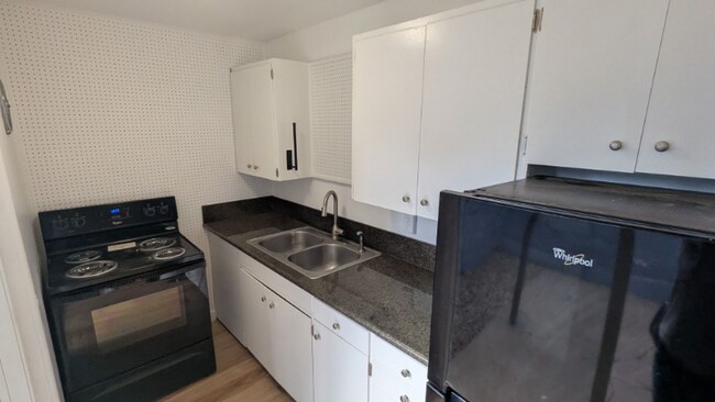 1370 High St Unit #B