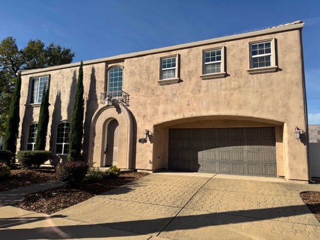 Photo - Upscale Modern 4 Bed | 2.5 Bath – Yard Mai...