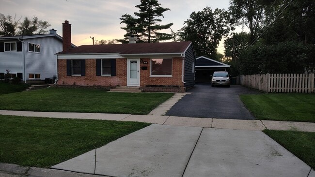Building Photo - 390 Diane Dr