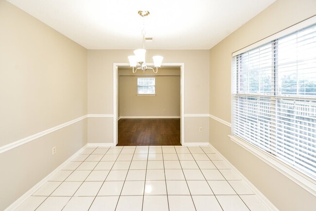 Photo - 5885 Southridge Dr