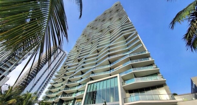 Building Photo - 460 NE 28th St Unit 3004