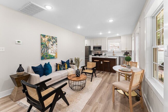 Photo - 9 E Berry St