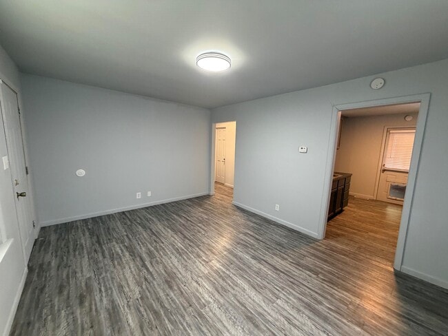 Photo - 404 Avenue-A
