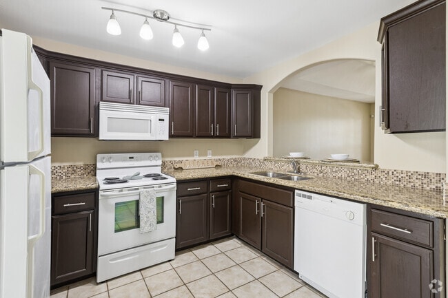 1BR, 1BA - 763SF - Kitchen