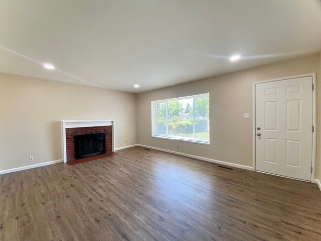 Photo - Lovely 4-bedroom home in Fremont – Sundale Neighborhood!