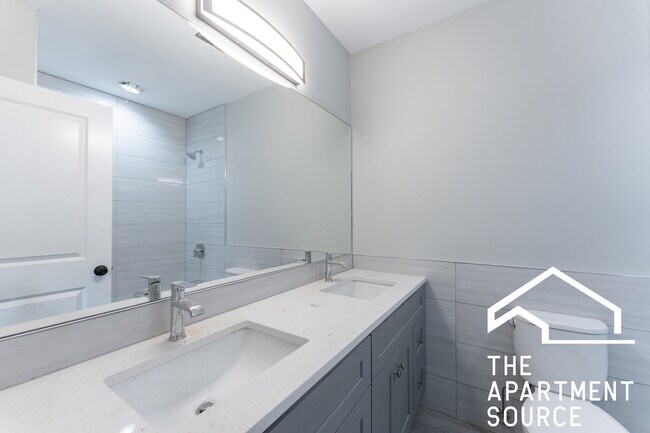 Photo - 1458 W Chestnut St Unidad 3F