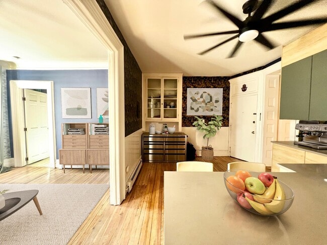 Building Photo - 712 Willow Ave Unit 3B