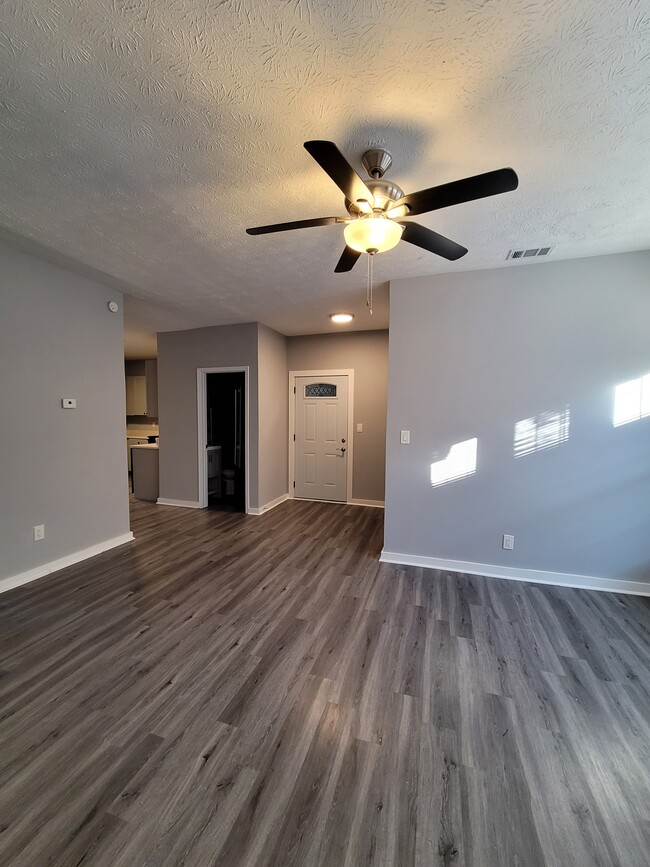 Photo - 423 Boulevard NE