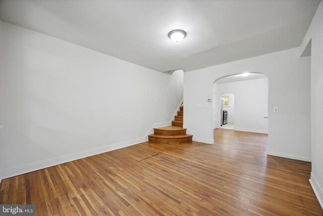 Photo - 2039 Aikens St