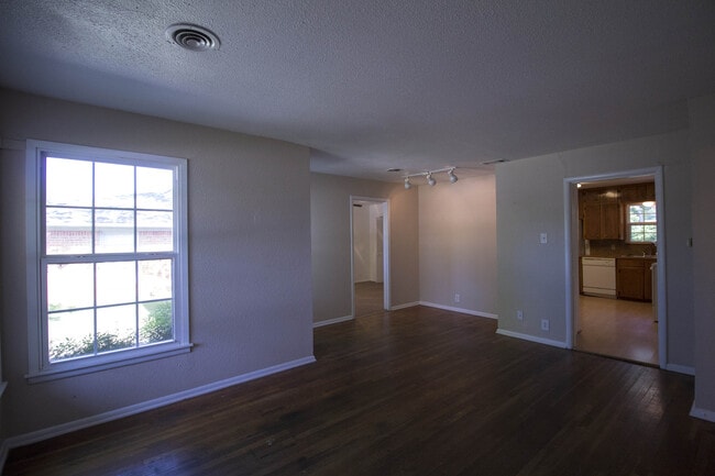 1004 Crescent