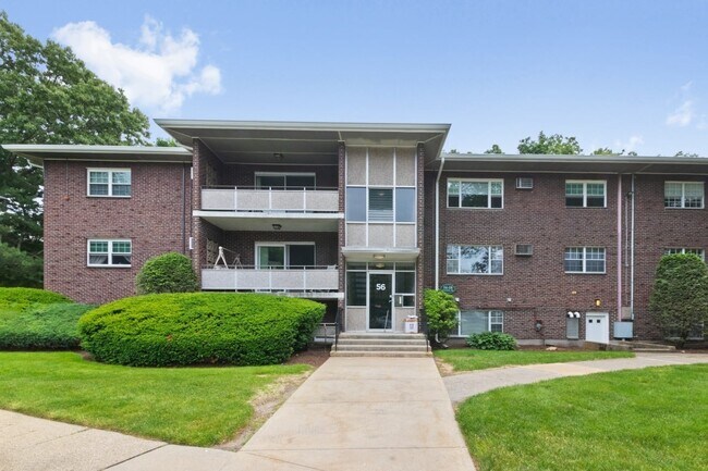 Front Entrance - 56 Jacqueline Rd Unit Waltham Condo 56-12
