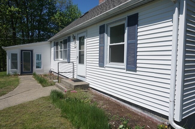 Photo - 34 Fairview Ave Unidad B