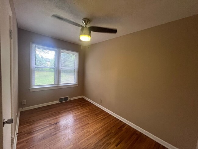 Photo - Cute 3 bedroom, 1 bath home