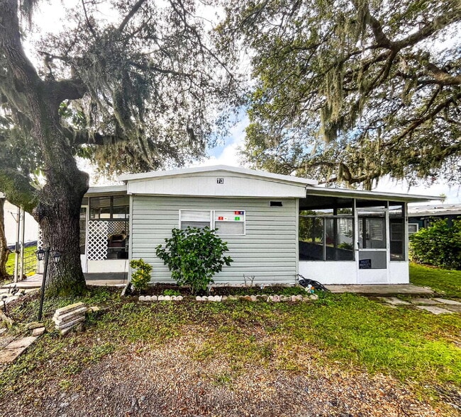 Building Photo - "Cozy 2-Bedroom Retreat in Haines City - P...