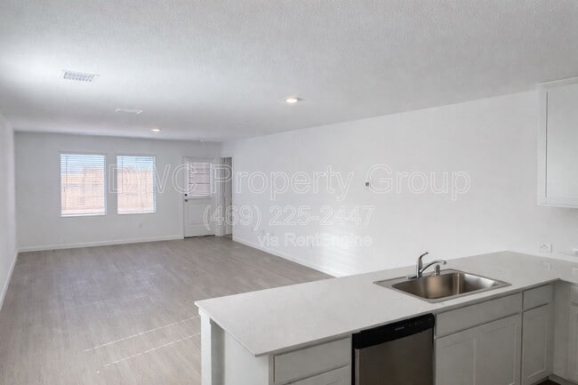 Photo - 3017 Campeiro Ave