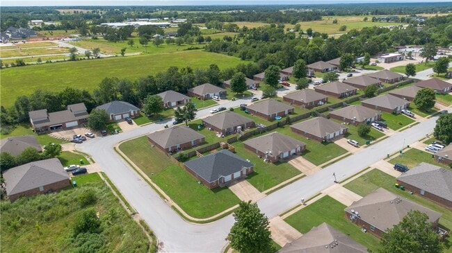 Building Photo - 281 Graystone Cir