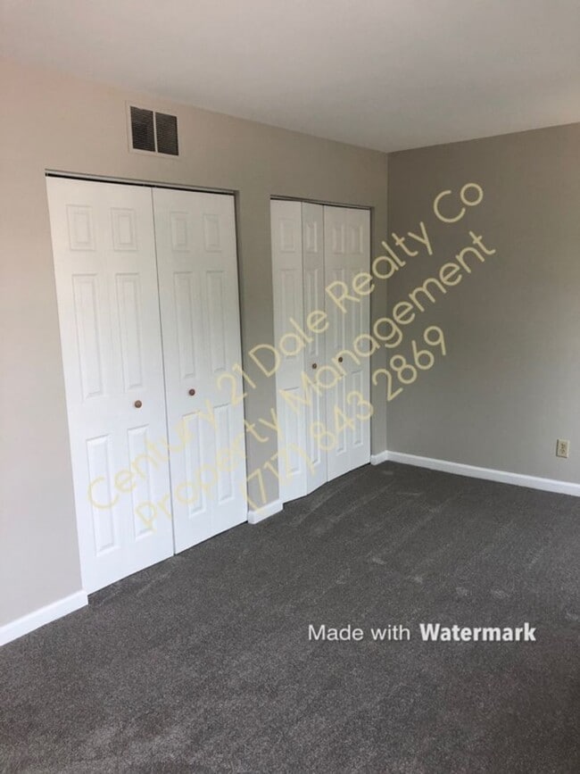 Building Photo - Lovely 2 Bedroom Home in Central School Di...