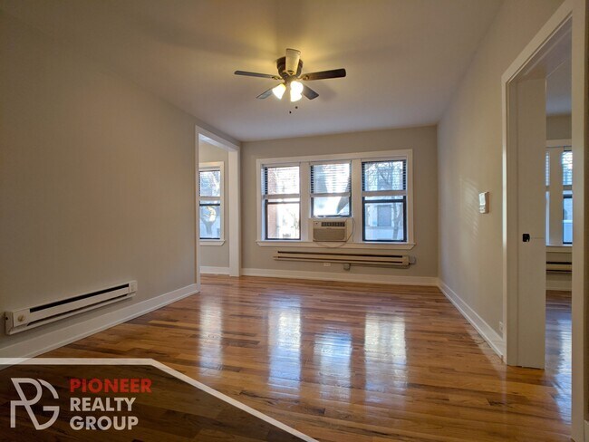 Building Photo - 3732 N Pine Grove Ave