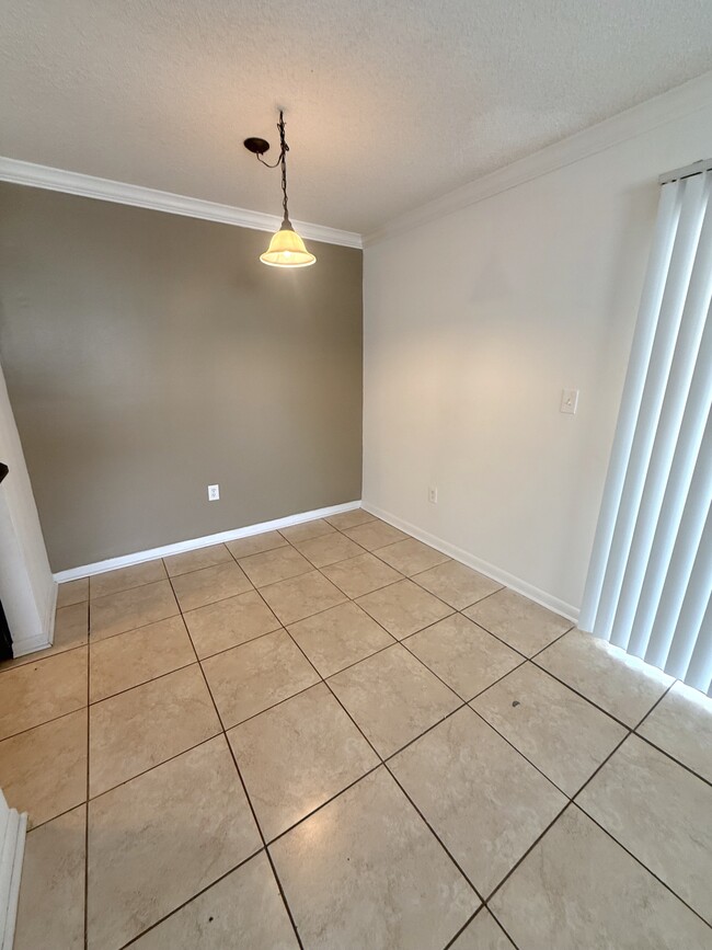 Photo - 2557 N Alafaya Trail