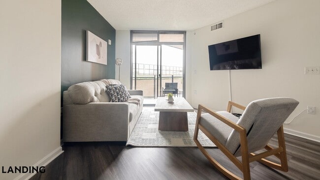 Photo - 70 I St SE Unidad 70-0105