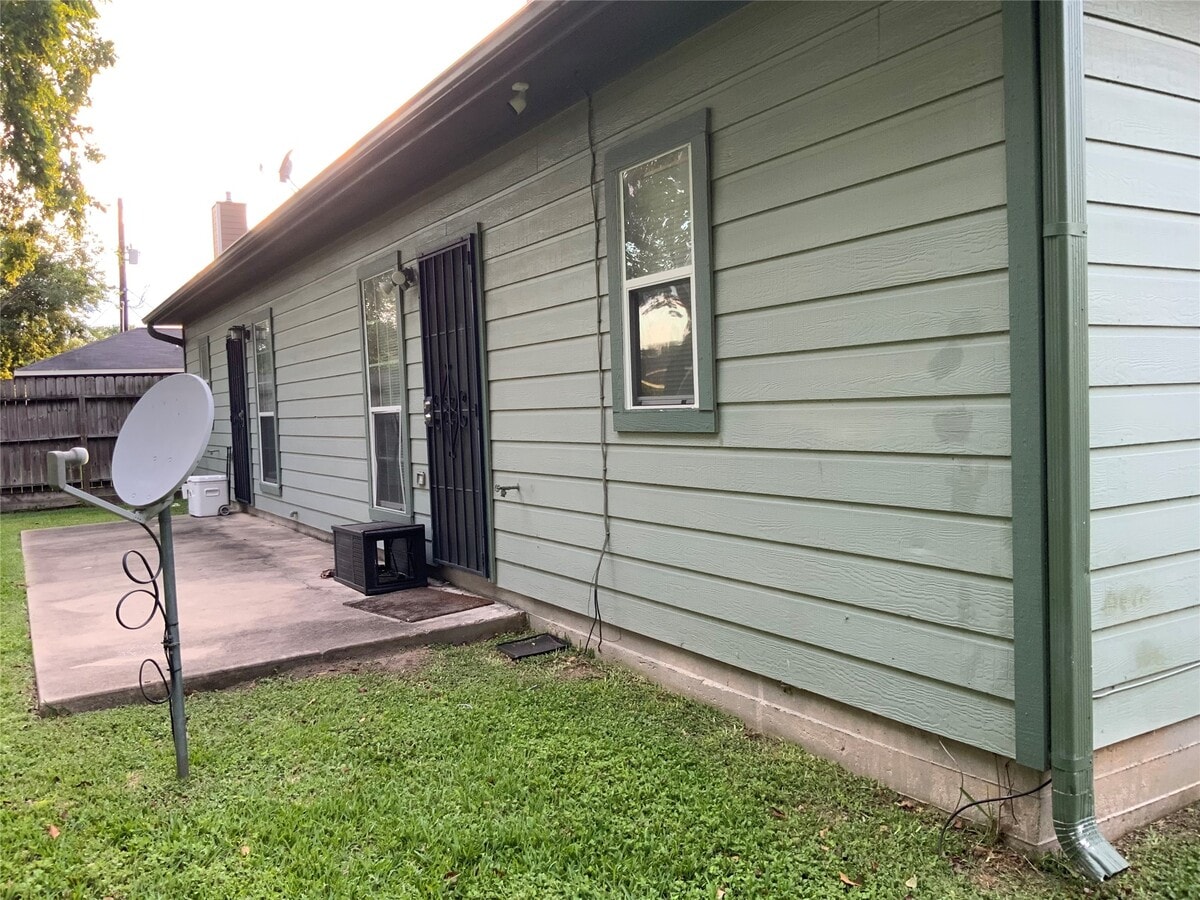 Photo - 3006 Bolt St