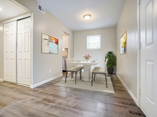 Photo - Village Square Apartments