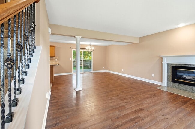 401 S Village Cir