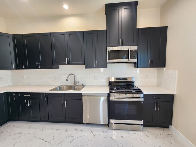 Photo - 10926 Olinda St