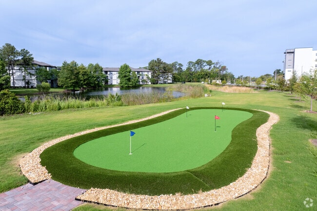 Putting Green - Millenia Park Orlando