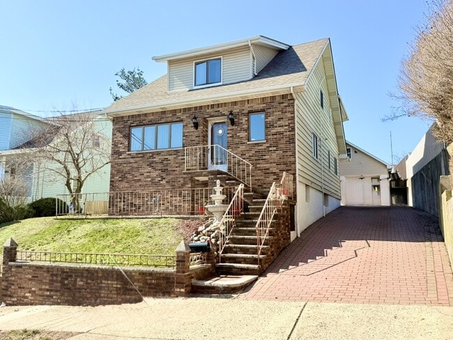 Building Photo - 47 Harding Ct