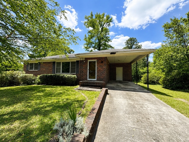 5121 Pinefield Dr