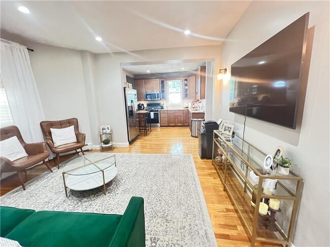 Photo - 123 Forest St Unidad 1 Rental