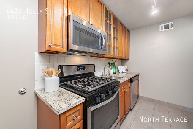 Building Photo - 4422 Holly St Unit 1N Rental