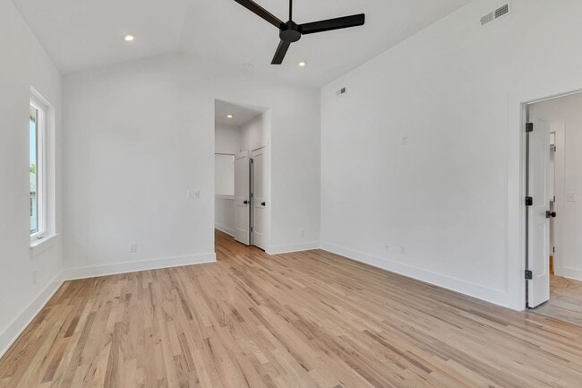 Photo - 5917 Robertson Ave Unit D