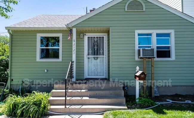 Building Photo - 2121 Park Pl Rental