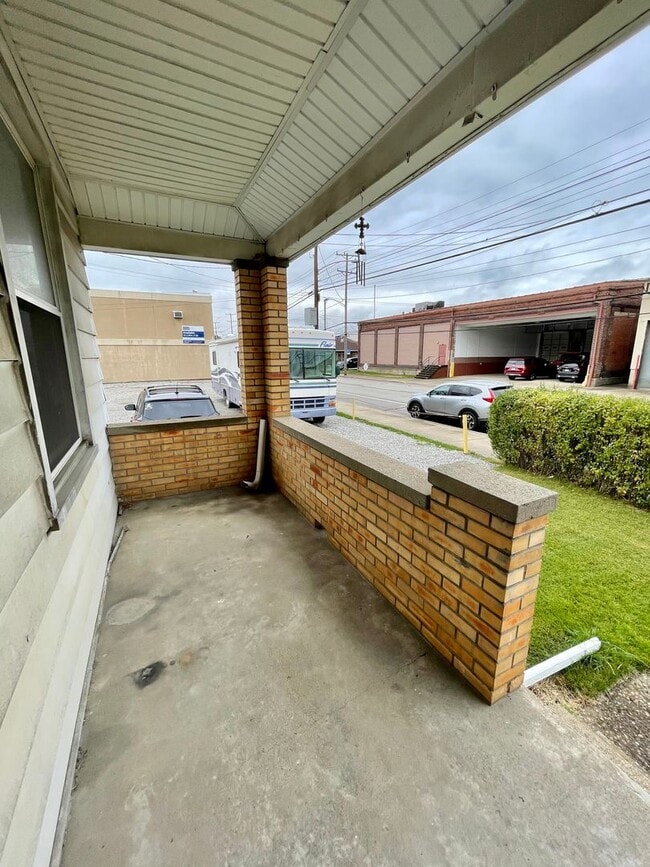 710 4th Ave
