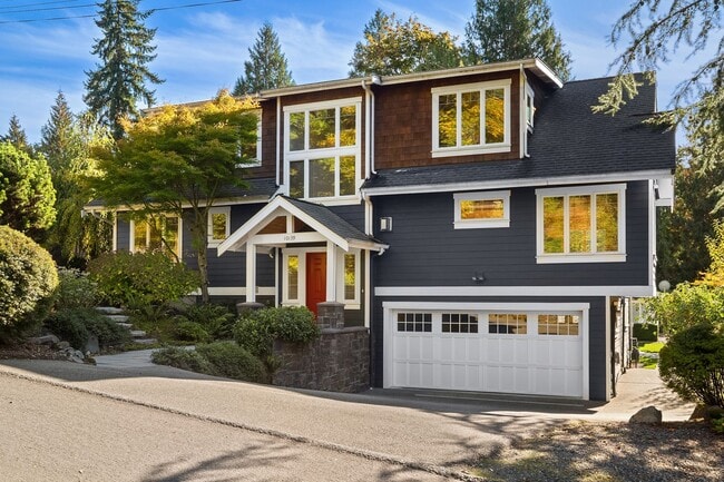 Photo - 4bd/3.5ba Kirkland House