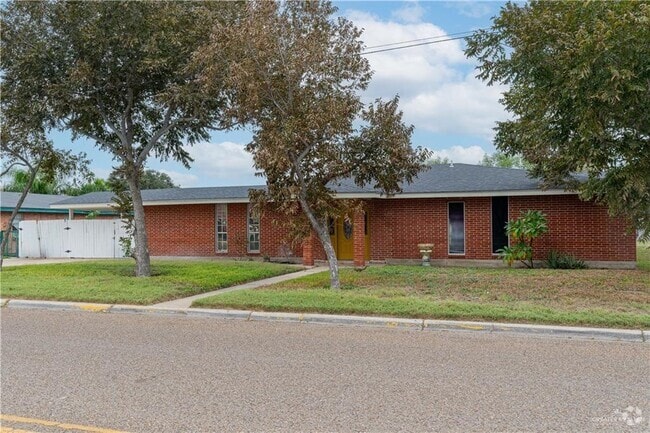 Building Photo - 1021 E Ebony Ln Rental