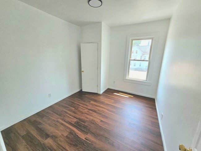 Photo - Spacious Multi-Family Apartments for Rent ... Unit 2nd Floor