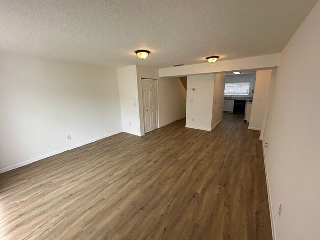 Photo - 3807 Khayyam Ave