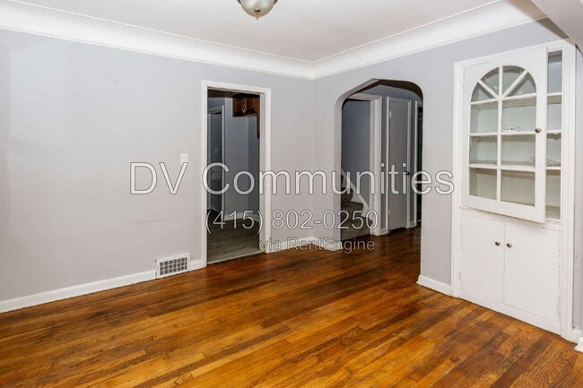 915 Clarence Rd