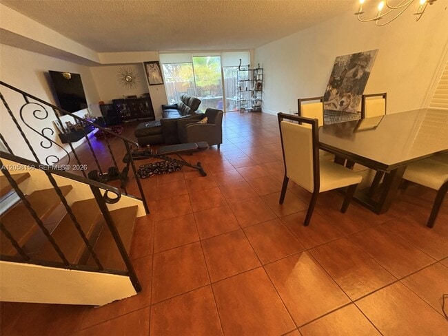 Photo - 2200 NE 7th St
