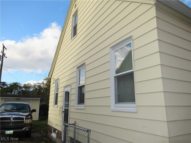 Photo - 12213 Mortimer Ave