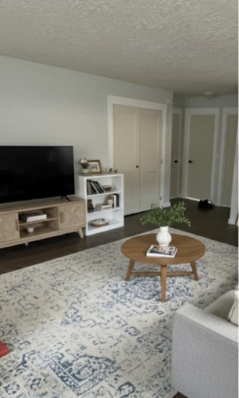 Building Photo - 8605 N Hurst Ave