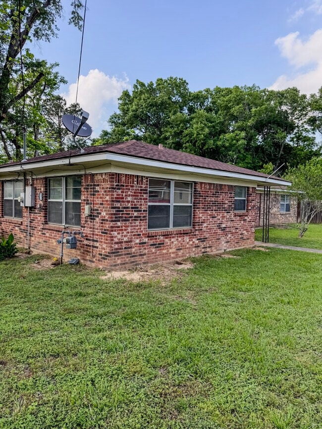 Photo - 109 Lakeway Dr