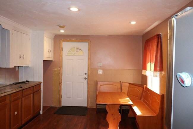 Photo - 845 Stafford St