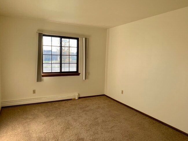 Photo - Greenfield Avenue Apartments Unidad 204