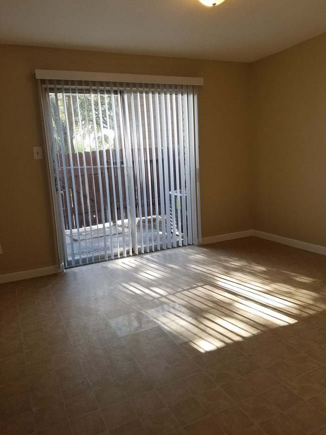 Cedar Bluff Apartments For Rent in Pasadena, TX